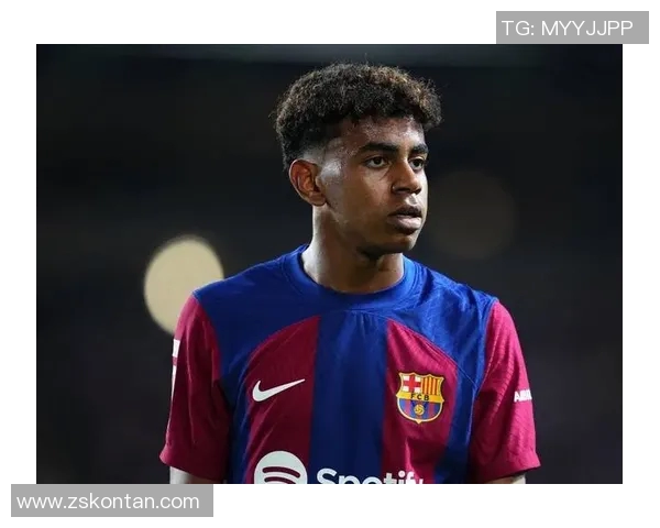 探索足球明星模型的魅力与影响力如何塑造未来运动员的形象与职业生涯